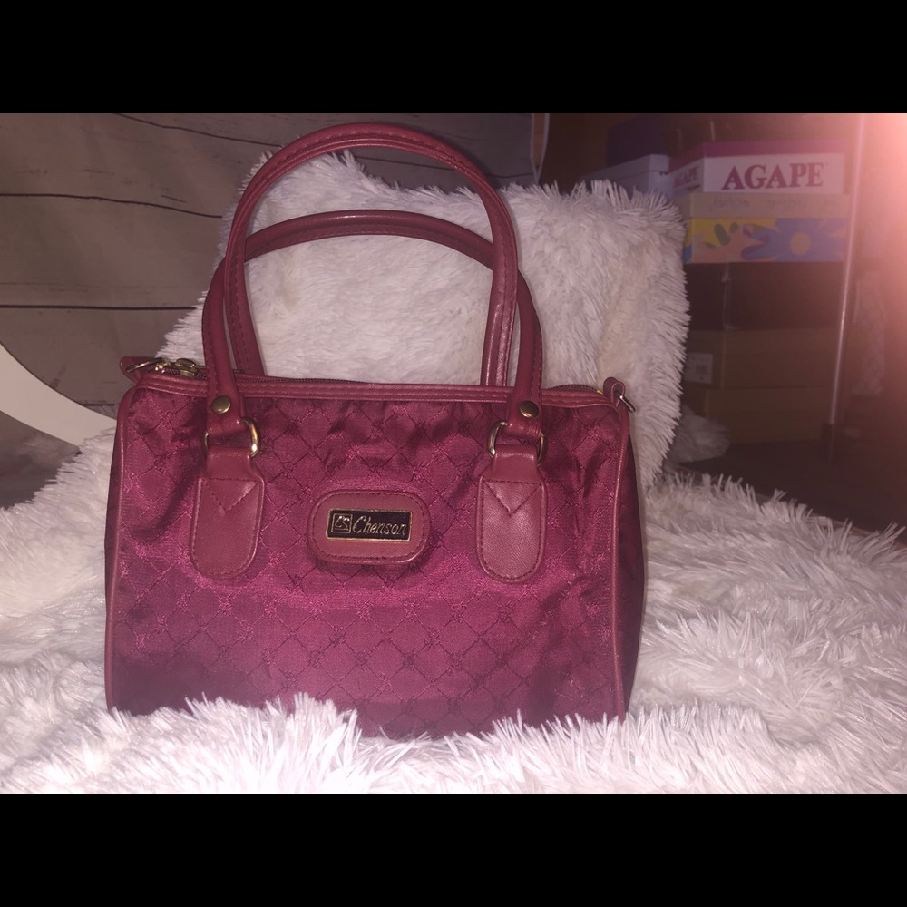 Maroon Chenson on purse!!